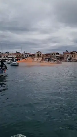 Κινητοποίηση των επαγγελματιών της παράκτιας αλιείας, στο λιμάνι της Αίγινας. #aegina #aeginaportal 