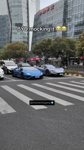 Lambo driver didn’t wanna look