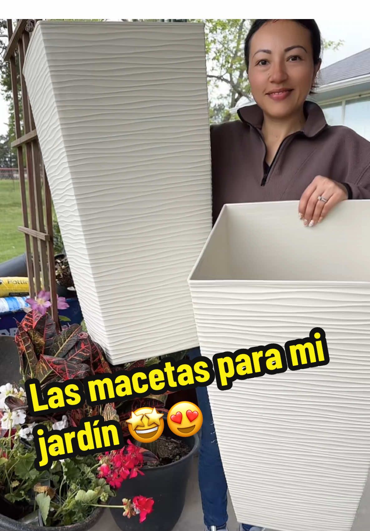 Embelleciendo mi jardín con este Set de 2 macetas De TikTok Shop🤩 ##potplant##potplantclearwatering##tallplanters##planter##garden##tiktokshop##tiktokshopfinds
