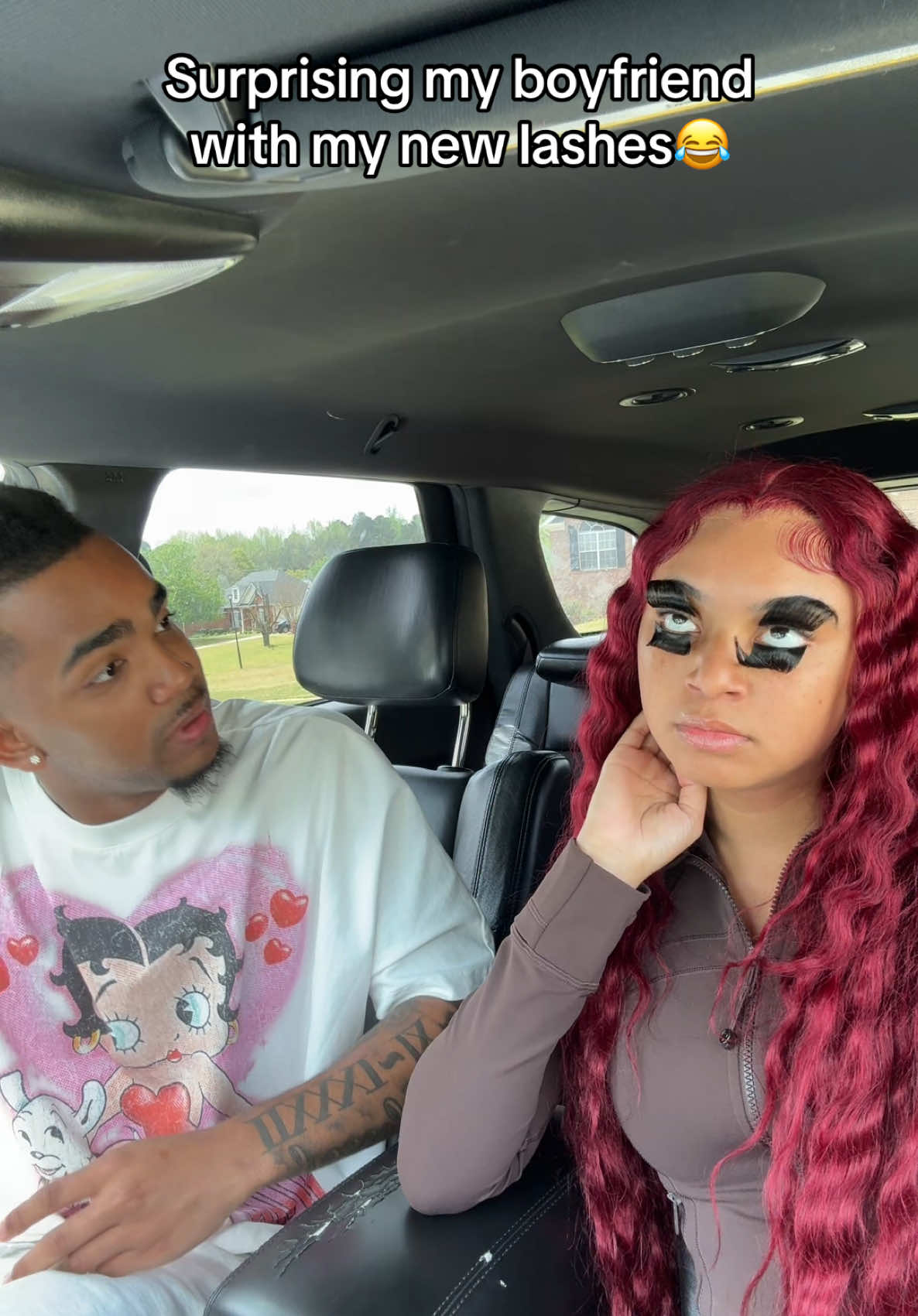 Do yall like my new lashes?😌