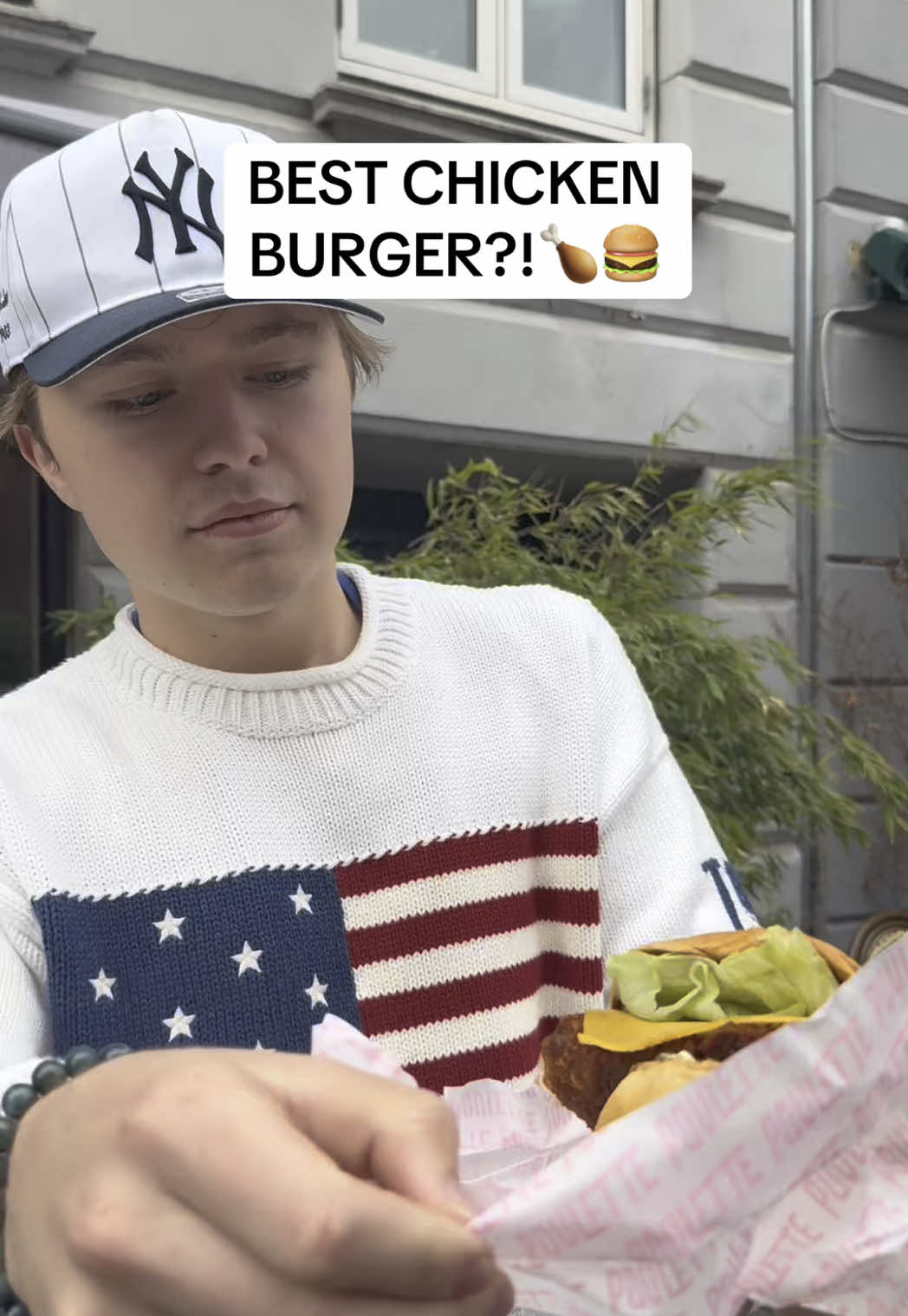 BEST CHICKEN BURGER IN DENMARK?! 🍗🍔 Dua Lipas go to Chicken Sandwich in Copenhagen 📍Poulette  #Foodie #denmark #copenhagenfood #foodreview #viralfood #dualipa #chickenburger #friedchicken #fastfood 