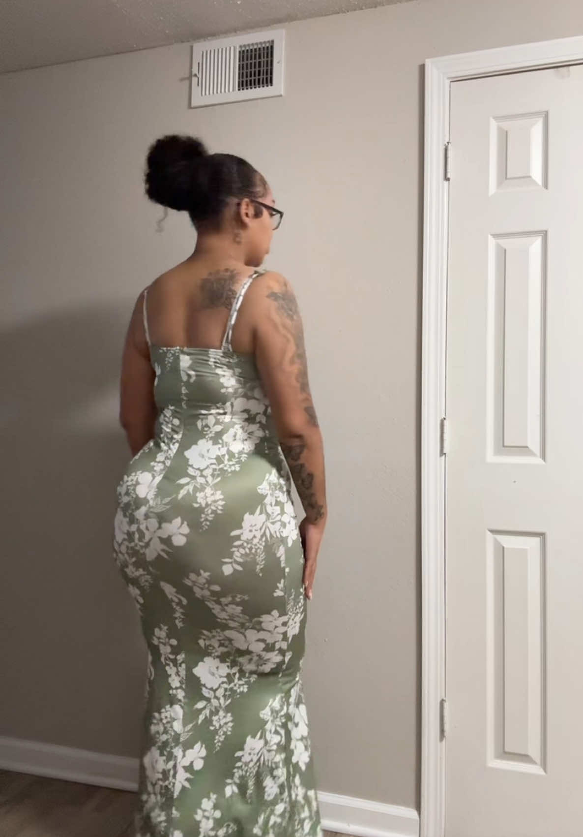 I bought these dresses from the TikTok shop 😩 literally the best thing ever !😍😍 i had to repost cuz the song 