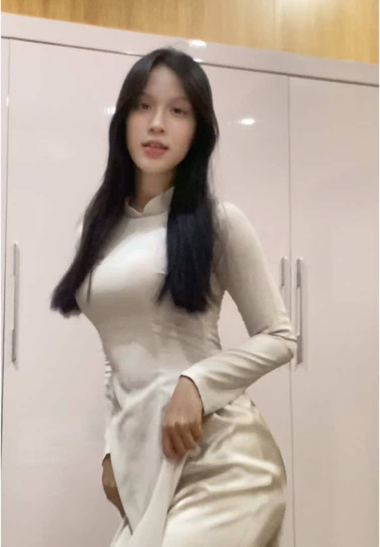 mới kím dc cái quần óng ánh trong tủ đồ =)))))) #fyp #tiktok #abcxyz 