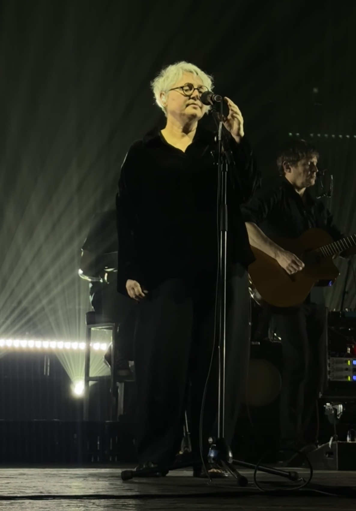 Massive Attack & Elizabeth Fraser - Teardrop primera fila Guadalajara 2025 #massiveattak #massiveattackmusic #massiveattackteardrop  #teardrop #elizabethfraser #tricky #guadalajara #mexico #concert #firstrow #primerafila 