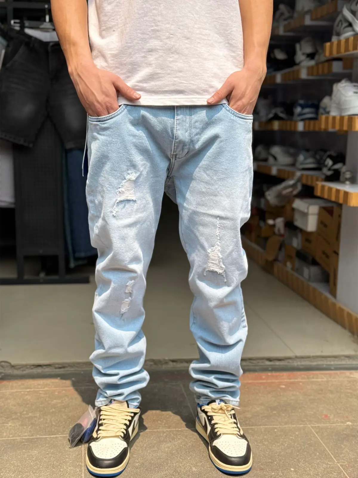 Slim fit grunch pant 💧 Colour black and blue  Size 29-34 ✅ Drippy pant for boys 💎 Do visit our store for quality product  Location: Machhapokhari bypass📍 Message us on instragram for order  @ s_sclothing nepal ❤️  We deliver all over nepal ❤️ #ssclothingnepal #ssclothingcollection #machhapokharichowk #machhapokhari #kathmandu #kathmandu #pant #grunchpant #slimfit 