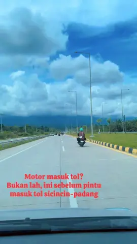Pintu tol kapalo hilalang-padang #tol #tolpadang #gerbangtol #jalantol #motor #sicincin #padang#sumbar #tiktok 