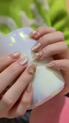 Ngày nào cx có khách  muốn lsfm mắt mèo 🤭🤭🤭#xuhuong #trendingvideo #nailxinh #viral #trending 