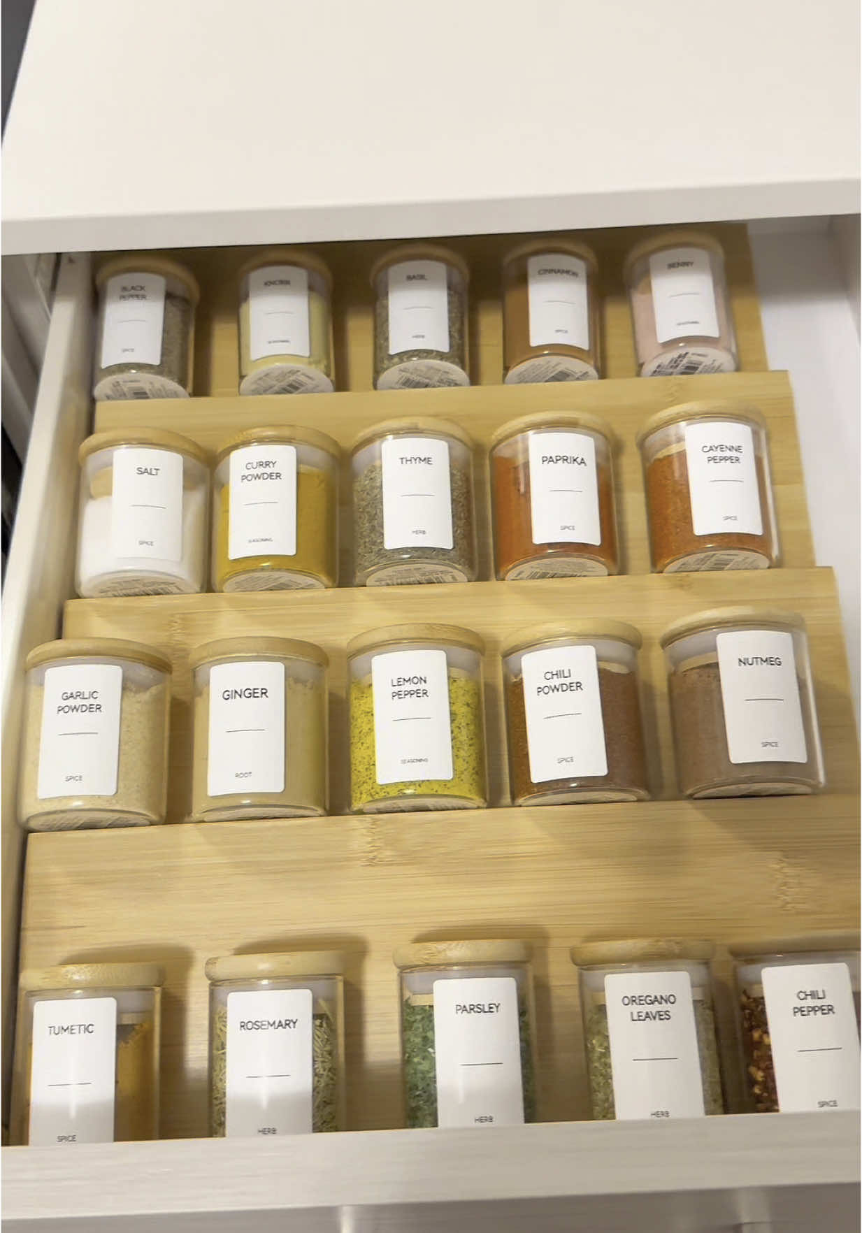 Today’s to do list: Upgrading my spice jars! - #mayshome #organizedhome #spices #spicejars #kitchen #kitchenorganization #drawerorganization #seasoning #spiceorganization #spicejarorganizing #unbox #unboxinghaul #jar 