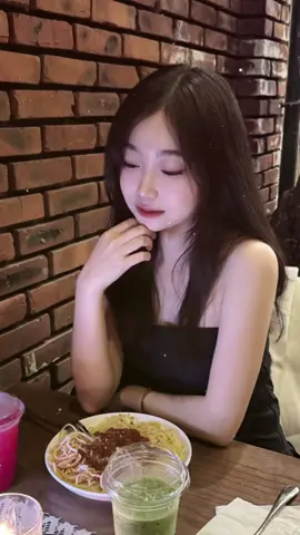 Dinner với chút ánh nến, chút lãng mạn và chút suy tư về đôi ta 💞 #xuhuong #foryou #taodangchuphinh #CapCut 