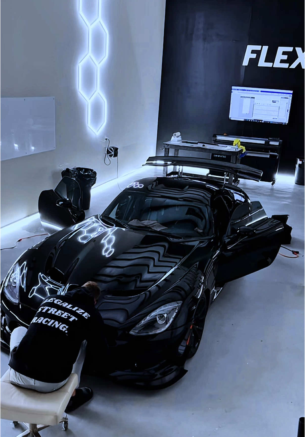 Keeping @Quiet hidden behind tint 😈 #quietracing #qptw #calvoviper #dodgeviper #streetracing #windowtint #supercar @Quiet 