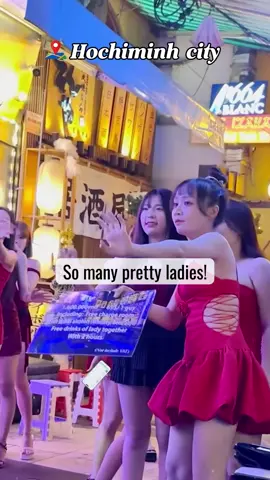 So many Pretty Ladies in the streets of Saigon  #walkingstreets #usa🇺🇸 #fvp #streetnight #travel #pourtoi