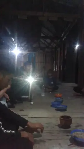 ôi tổ chức thành niên vui quá mọi người ạ 