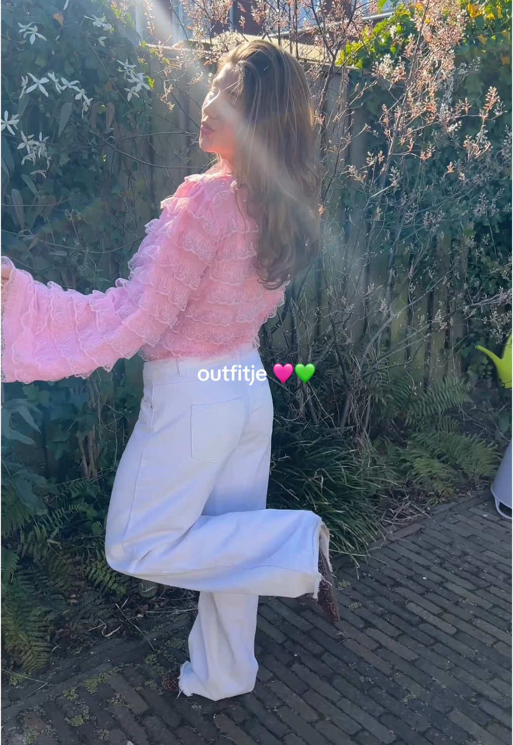 Kleurrijk lookje op deze zonnige dag #outfit #outfitinspo 