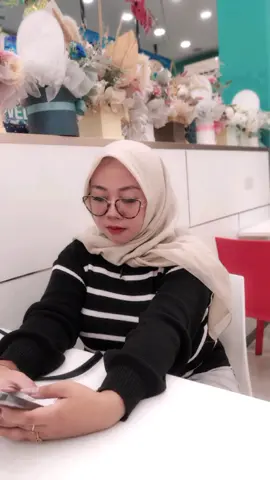 kembalilah menjadi perempuan yg cantik dengan senyum yg lepas dn ceria ☺️ #fyp 