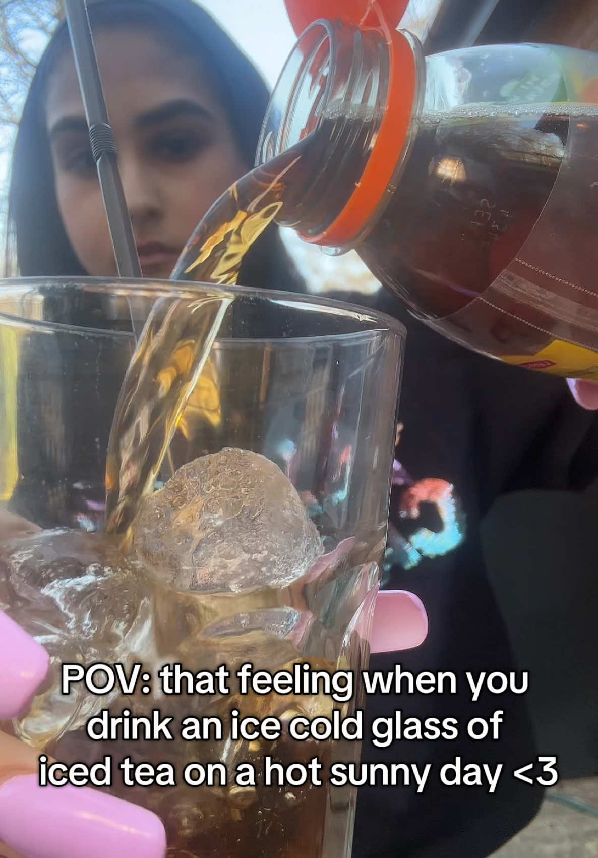 Ice cold peach ice tea with loads of ice is so hydrating in this heat 🧊💦☀️ #asmrdrinking #asmrdrinkingsounds #drinktok #drinkwithme #liptonicetea #icedtea #icecold #drinkingmukbang #refreshing #coldbeverage #uktiktok #relatable #drink 
