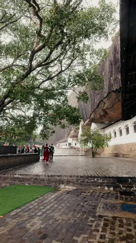 “A sacred haven of wisdom, where Buddha’s presence echoes through time.” #srilanka #cinematic #lumix #shotonlumix #srilankatravel #lumixs5ii #dambulla #dambullacavetemple #fyp 