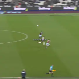 Cold #fyp #football #isak #footballedit #footballvideo #messi #ronaldo 