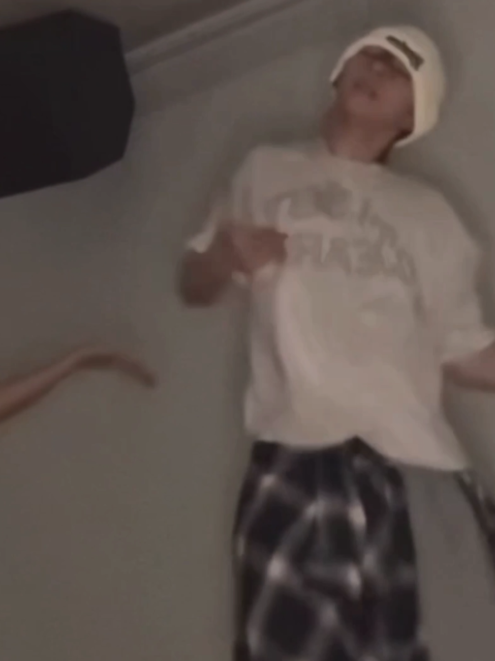 sobrang paborito ko yung kabog ng dibdib dito ni chih en haha ako lang ba?? #AHOF #아홉 #CHIHEN #즈언 #jennie #dancecover 
