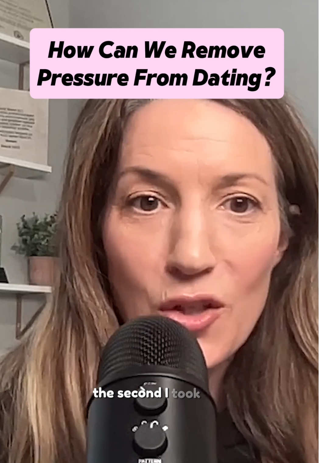 How have you taken the pressure off of dating? 🤍 Share your tips below! Listen to the full episode at the link in bio ✨ #therapist #dating #quiettheclock #quiettheclockpodcast 