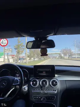 ❤️🥀🥀 . #van #65 #arabastoryleri #arabavideoları #beniöneçıkart #mercedes #mersedesc200d #mersedesvan #nersedesvideolarıvan 