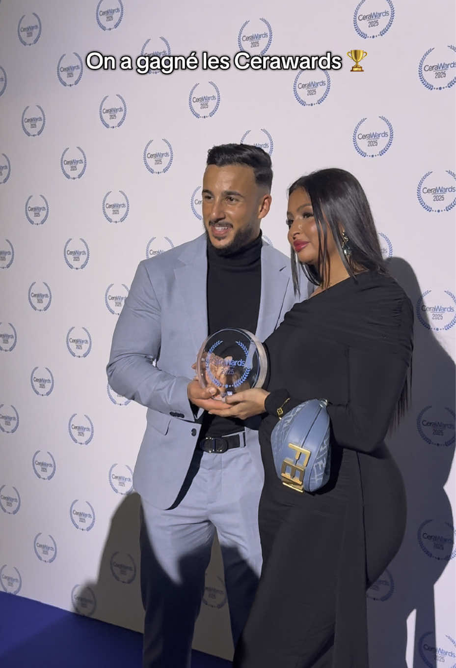 ON A GAGNÉ 🏆 Merci à tous pour vos votes 🥹❤️ PS : C’est @Lena Situations qui nous a remis le trophée 🥹 OMG ! 💕 VLOG demain 12h ! ✨💕 @CeraVe @Idriss13__  #cerawards2025 #cerawards 