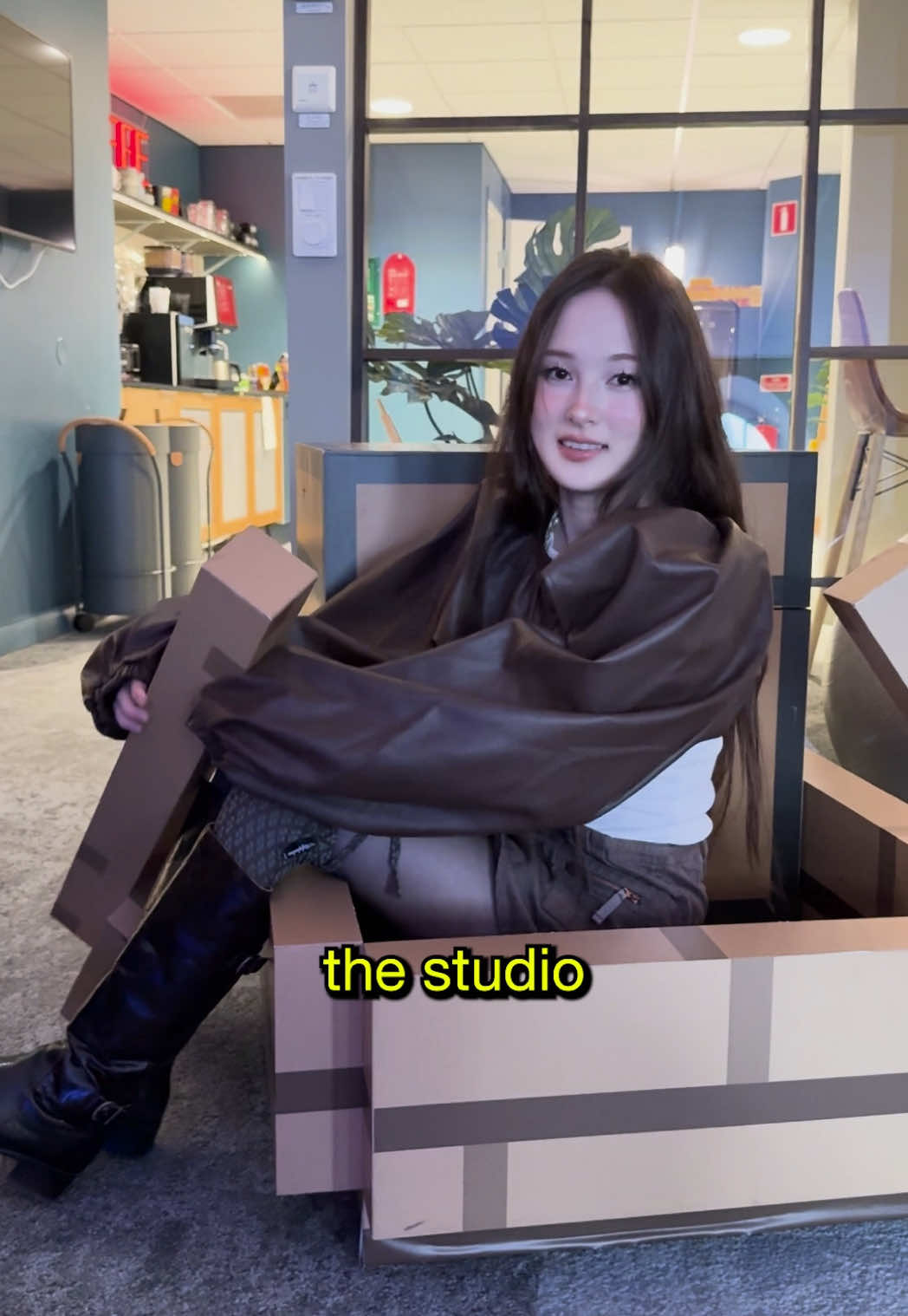 Thank you Mojang for inviting me to the studio!! I had no idea what to expect but I felt so in awe of the teams creativity and passion and I left feeling so inspired. Thank you again. You guys are awesome!!! Buy Minecraft!!! #MinecraftPartner @Minecraft 