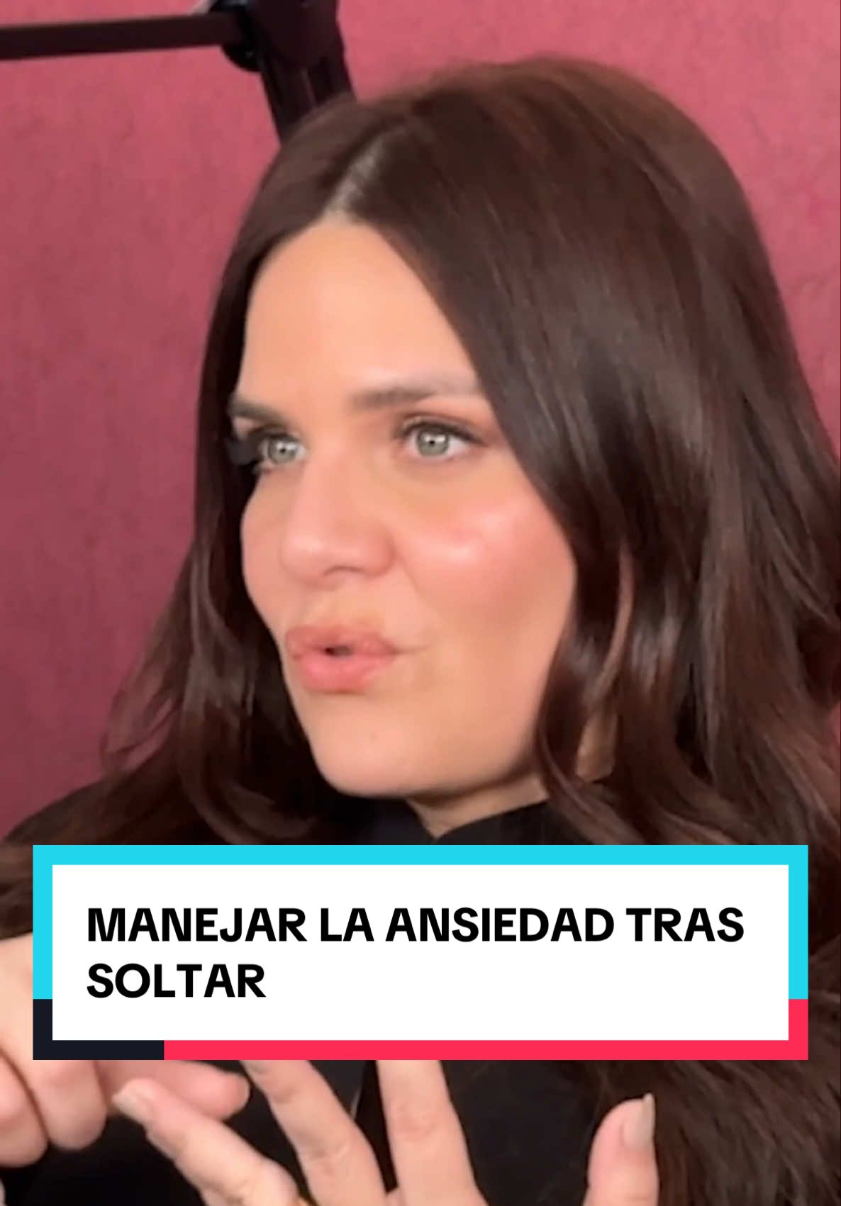 ¡NUEVO ESPISODIO! YA PUEDES VER EL EPISODIO 30 EN EL 🔗 DE MI PERFIL. 🧠 DIME QUÉ HISTORIA TE ESTÁS CONTANDO Y TE DIRÉ DE DÓNDE PROVIENE TU ANSIEDAD.  🔹Seguramente después de una ruptura amorosa te has preguntado como hacer para no experimentar esa sensación que te desafía, te incomoda e incluso evitas sentirla. Te cambio la pregunta: ¿qué estás haciendo con eso qué te genera ansiedad en la ruptura? ¿Quieres saber lo que tienes que hacer? Ve a mi perfil e ingresa al enlace del capítulo completo para que implementemos todas las estrategias psicológicas que te harán saber y que hacer justo con esa ansiedad tras una ruptura amorosa.  #ruptura #ansiedad #amor #duelo #psicologia #amorpropio #aprenderasoltar 