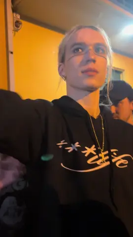 Yes I do have 7383 random videos of hollis and no i wont get tired of posting them #2hollis #2hollistour #2hollisconcert #fyp 