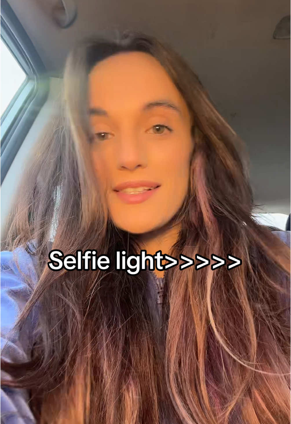 I literally love this thing, it always makes a huge difference when making content!! #fyp #ttshop #musthave #selfielight 