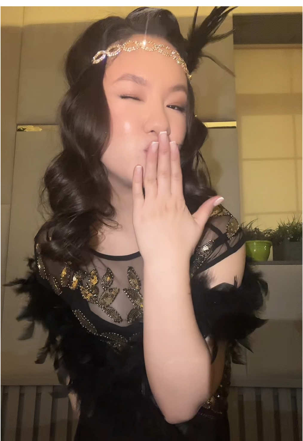 Bloopers 😂 #handtohandkisstrend #gatsbystyle #gatsbyparty @jane🤍 