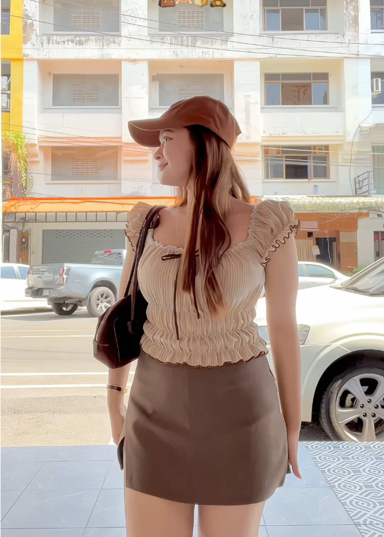 แต่งตัวไปเที่ยว ลุตโทนน้ำตาล 🫶🏻🍫👜 #เสื้อครอป #เสื้อยืด #เสื้อกระดุมแป๊ก #กระโปรง #กระโปรงกางเกง #เสื้อยืดกระดุมหน้า #เสื้อยืดbabytee #OOTD #คลาสแฟชั่น #เสื้อผ้าแฟชั่น #tiktoklooks #44สาดโปรดีลดับร้อน #kinnyofficial 