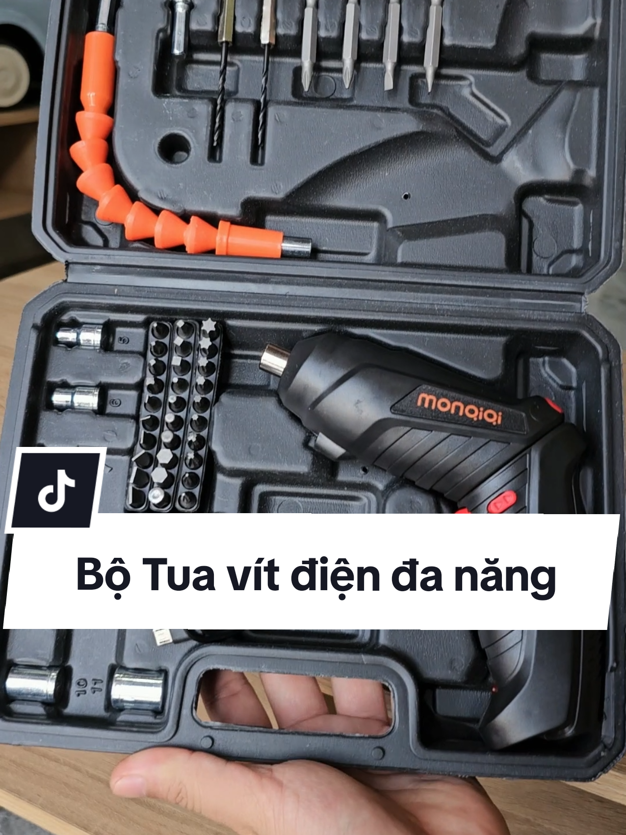 Bộ tua vít điện đa năng dùng nhiều công việc tháo lắp. dễ sử dụng, giúp làm việc nhanh gọn hơn. nên có một bộ ở nhà để khi cần thì dùng tiện và đỡ mất công hơn so với vít cũ nha. #tuavitdien #tuavit #tuavitdientukhongday #giadungtienich #maymoc #baboiotaynguyen #baboireview 