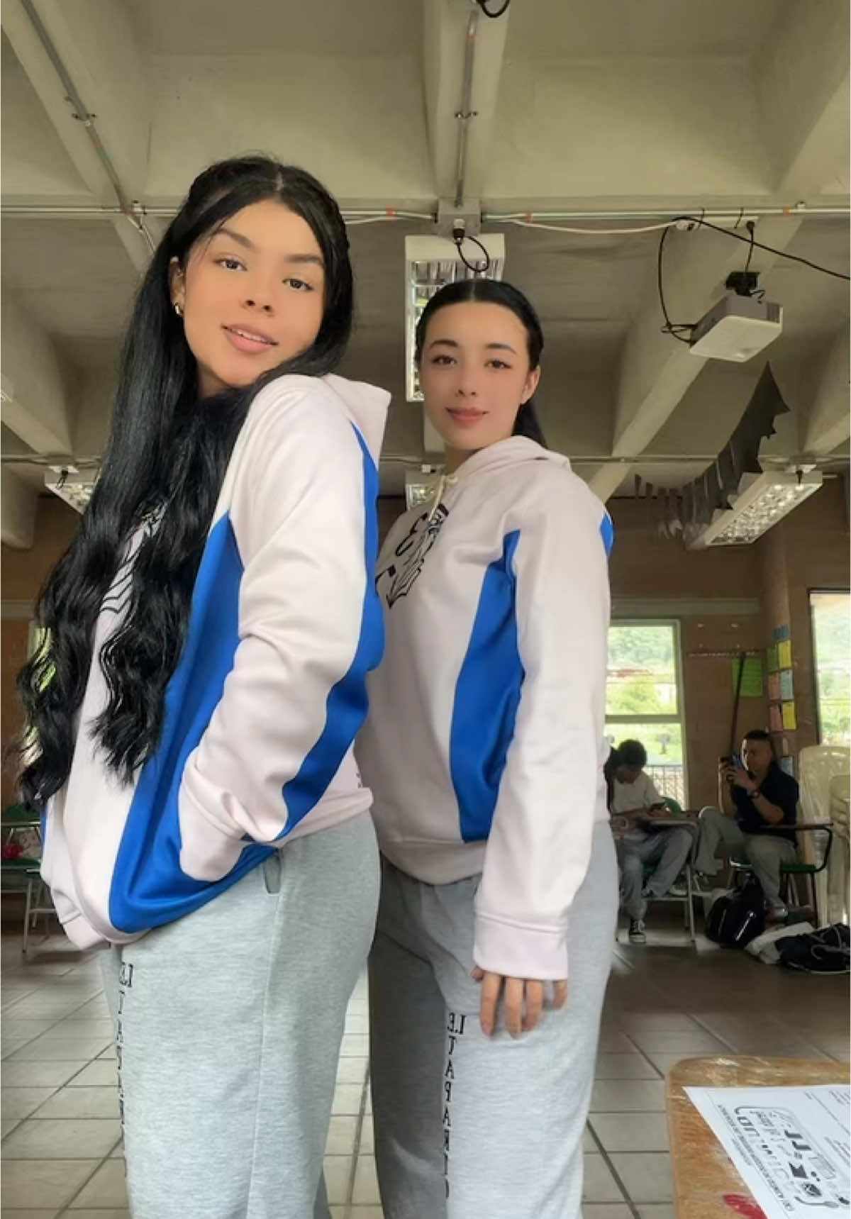 @𝓣𝓪𝓷𝓲𝓪 @María Fernanda 💙.
