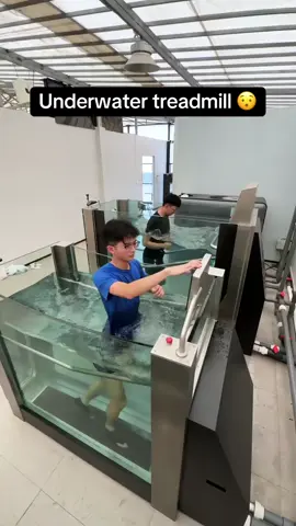 This is different 🔥 (via @AQUAMAXX) #treadmill #workout