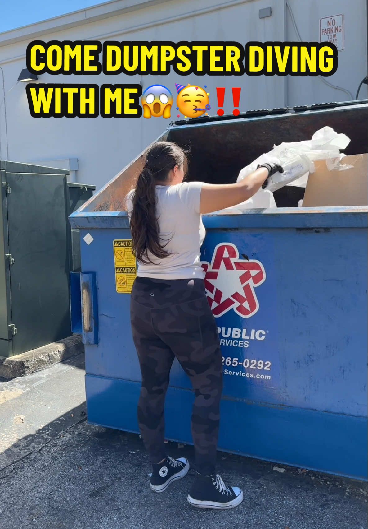 Come Dumpster Diving With Me!🥳‼️ Found Body Oil, shaving butter, deodorant and napkins!😊✨😱 #dumpsterdive #dumpsterdiving #dumpsterdiver #meldidumpsterdive #usa #tjmaxxfinds #tjmaxxhaul #tjmaxx #fyp 