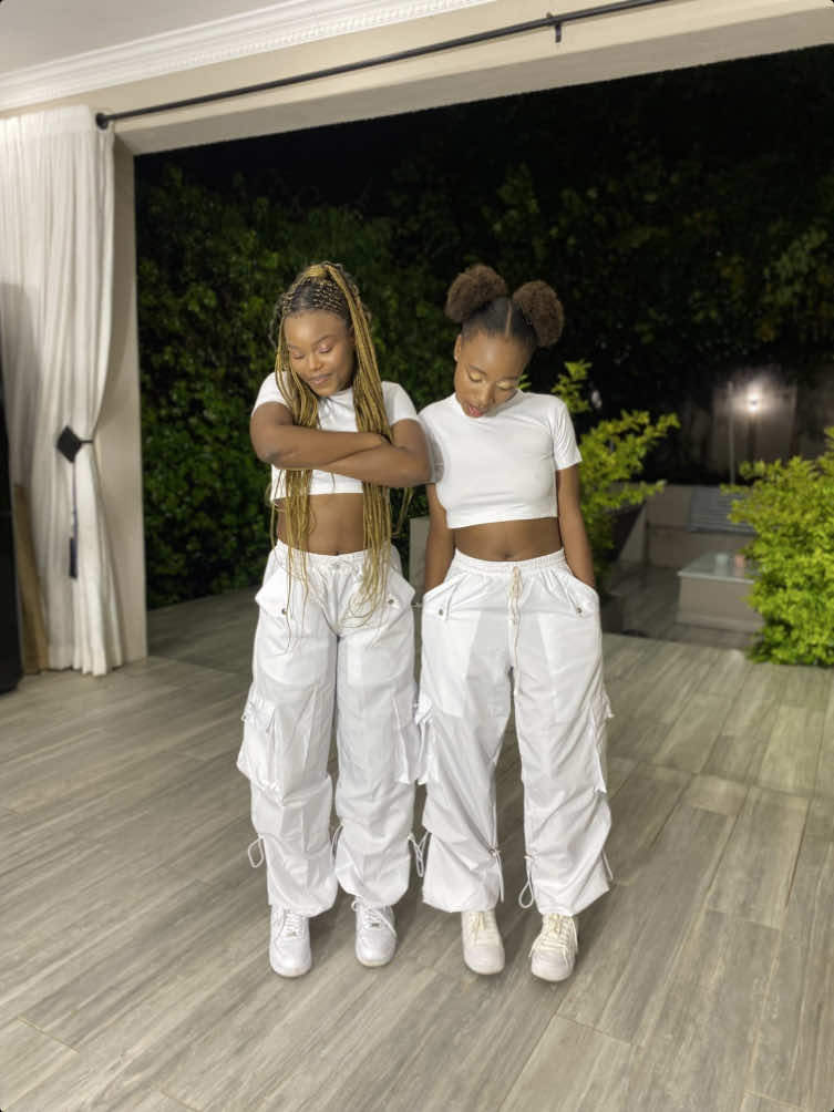 Dc: myself and @Its Your Teddy bear.♡♡♡  #fyppppppppppppppppppppppp #following #fyoviralシ #trendingsongs #fyoviralシ #goryoupage #amapianodance #amapiano #dancechallenge 