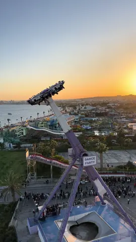 🎠🎡🎢                                                                                                     #fyp #foryoupage #foryouu #fypp #happyholidays #aesthetic #enjoy #happylife #lac #tunisia🇹🇳 #dahdah #happiness #couple #vue #lactunis #manege #trendingvideo #trendingsong #journey #tik_tok 