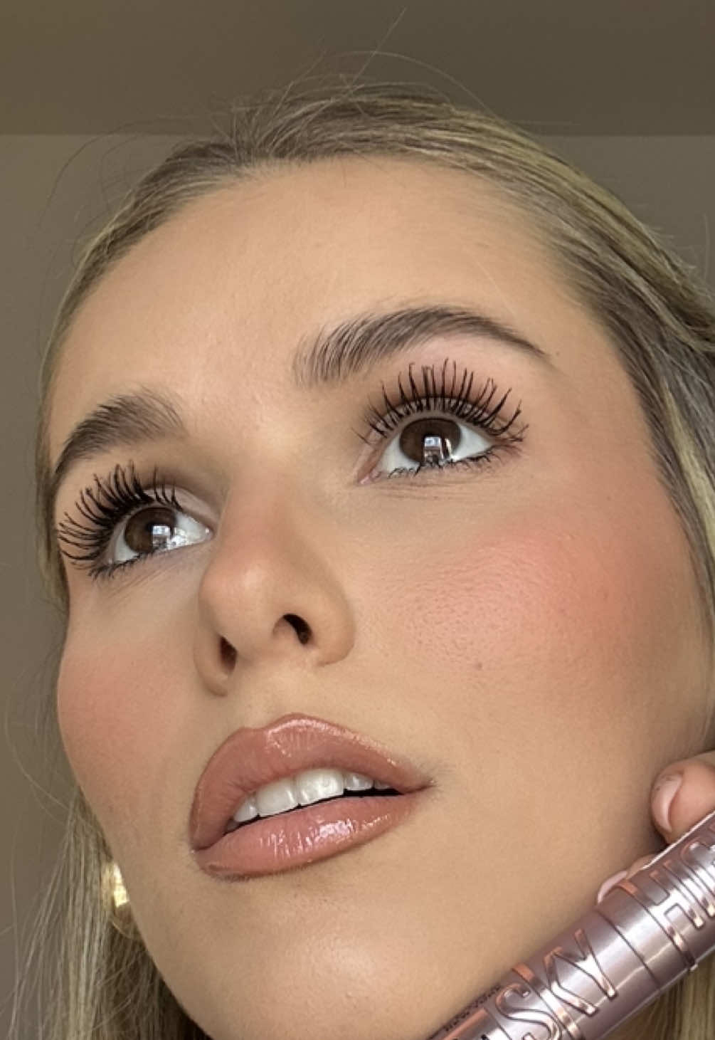 Duljina i volumen👀 . . . Sve to daje moja Maybelline Sky High maskara koja je svrstana u top 3 maskare. Krajnji efekt vam govori i zašto. Dostupna i u drugim nijansama poput smeđe, plave, glitter…  #maybellinenewyork #maybellinehrvatska #makeup #skyhighmascara