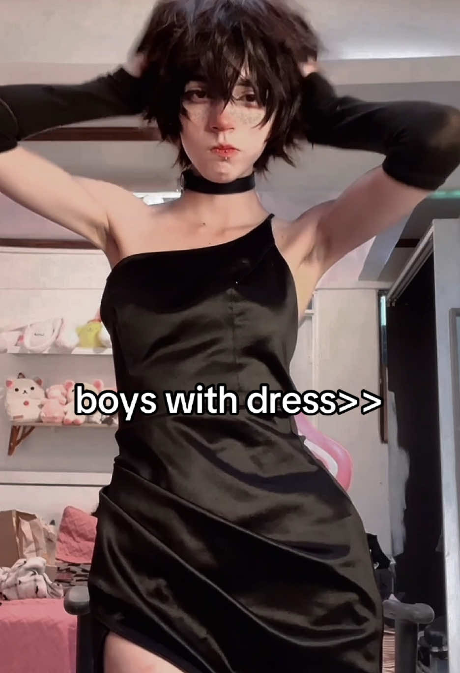 I never use dresses I feel a lil akward #femboy #femenineboy #twink #humor #meme #femboyfriday #femboymeme #femboytiktok #lavidaesuncarrusel 
