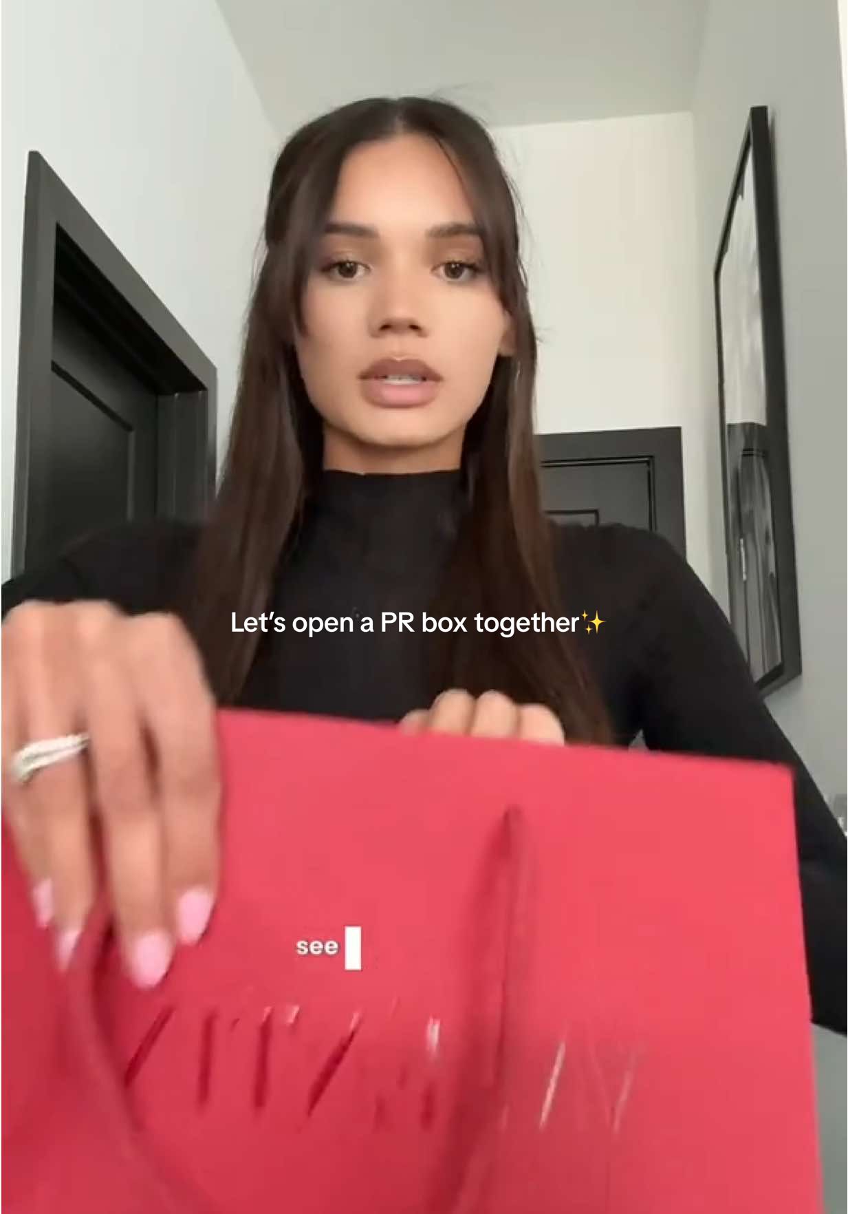 👛🎀✨