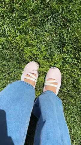 Ahhh I love my pretty shoes 🩷🩷  #pumaspeedcatballet #balletshoes #pinkshoes #fyp 
