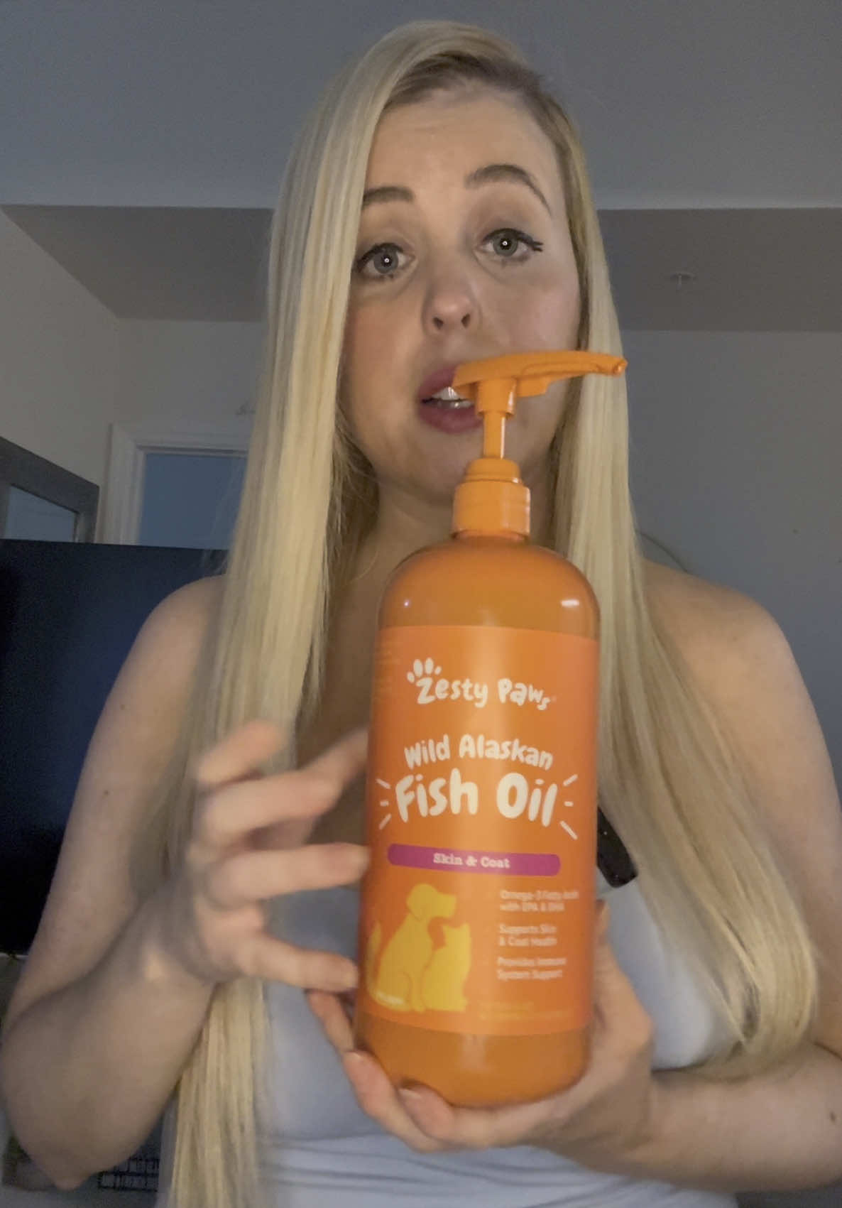 Comment below what you use for your dog’s skin coat 👇 #engagement #commentbelow #skincoat #dogscoat #dog #pets #fishoil #supplements #allergies #frenchie #frenchbulldog 