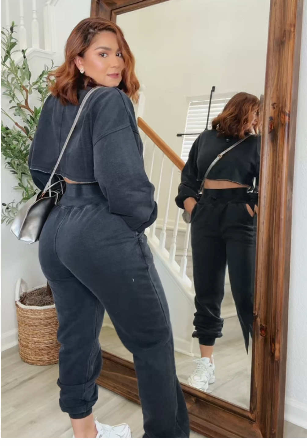 🖤outfit de hoy #loungewear #loungeset #outfit #todaysoutfit  #twopieceset #fashionnova #newbalance9060 #casualoutfits 