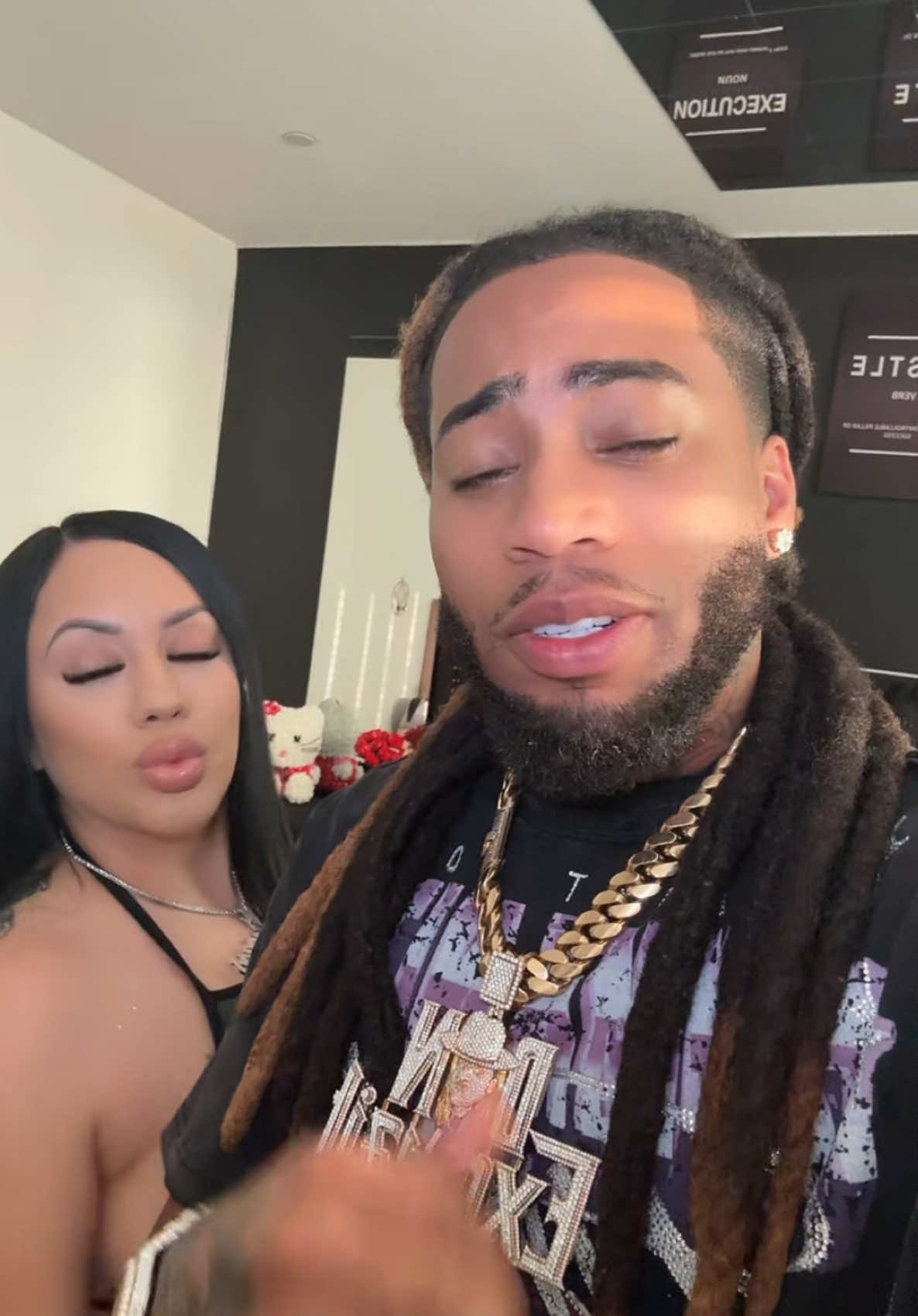 Mood before we go to dinner 🖤 #fyp #couplesgoals #fy #viral #marriage #relatable 