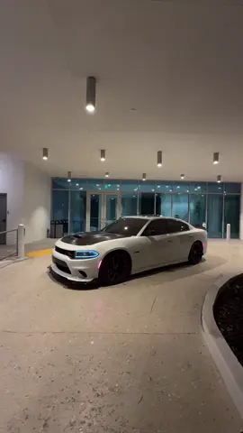 #تشارجرsrt #سيارات_فخمة #جارجرات_العراق #dodgechallenger #al4n_duski10 #al4n_srt 