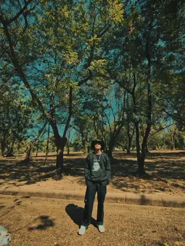 #CapCut #သူများတွေလိုတော့ချစ်ဖို့မကောင်းဘူး🥺🙁 #