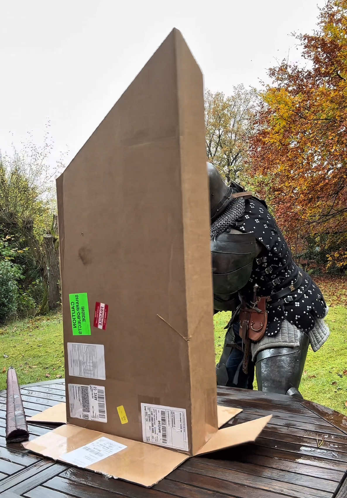 Cutting sure ain’t easy in a full suit of medieval armor 😄 definitely have to work a bit more on my technique  #medievaltiktok #knight #armor 