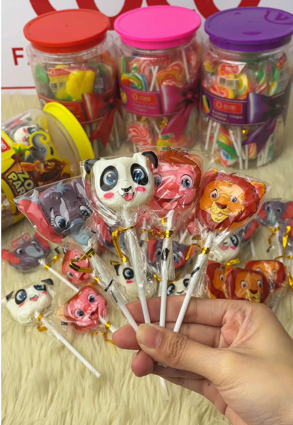 Have some fun with these cute COCO Zoo Party Lollipop with 30pcs/jar 🤩 A perfect filler for lootbags and paninda to your sari-sari store! #cocofood #lollipop #animallollipop #zooparty #lollipopcandy #lollipops #candy #lootbags #paninda 