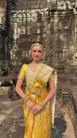 Khmer new year is coming soon នៅក្នុងឱកាសបុណ្យចូលឆ្នាំថ្មីប្រពៃណីជាតិខ្មែរខាងមុខនេះ let’s all welcome the new year with an open heart  💛🌙 #fyp #cambodia #jennanorodom #khmernewyear 