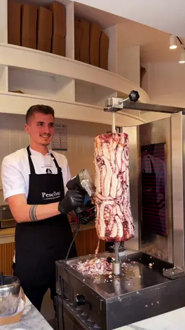 Did the viral octopus kebab at Camden Market live up to the hype? 🐙🍢🍟 📍 @pescobarlondon *Disclaimer: This shop is currently not a partner of the NeoTaste app. We feature a variety of exciting food spots for you to discover and enjoy—both in and outside of the app! Follow us for more viral food spot reviews! ❤️‍🔥 #octopuskebab #octopus #pescobar #camden #camdenmarket #london #virallondonfood #viralrestaurants #viralfood #londonrestaurants #wheretogoinlondon #viralfoodspots #viralfood #neotaste